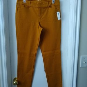 Brand New Old Navy Mustard pixie pant in size 8